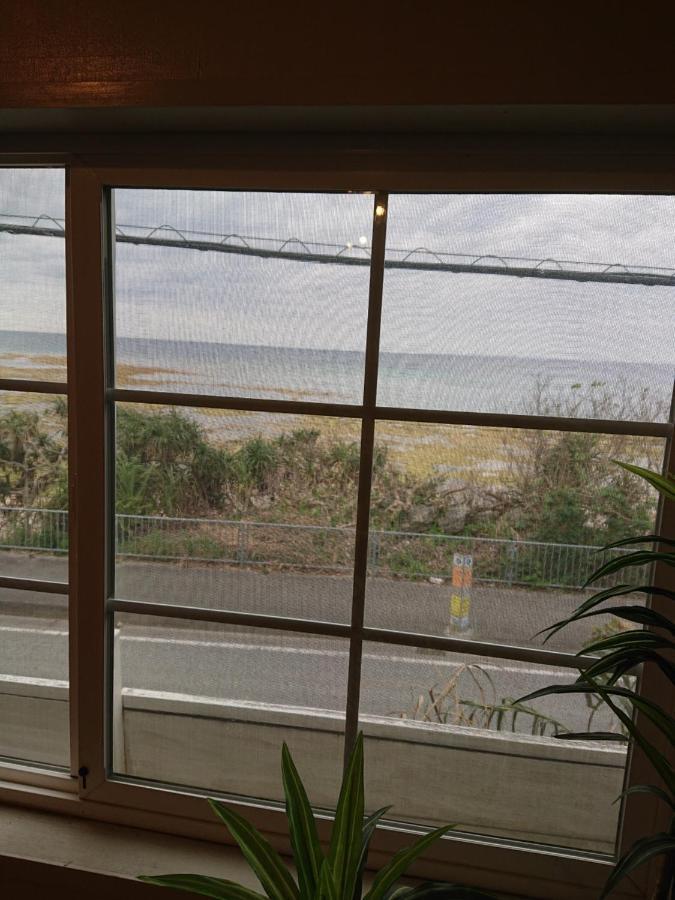 Maribu Beach House Onna Exterior photo
