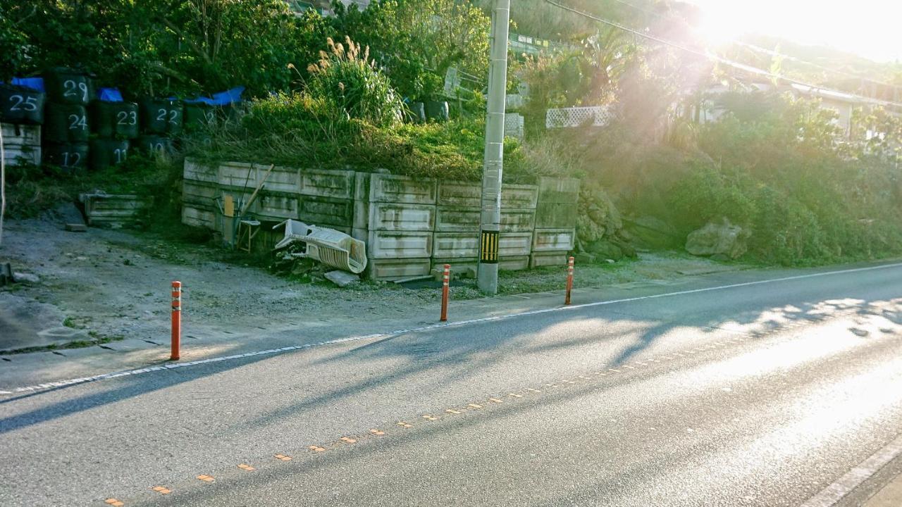 Maribu Beach House Onna Exterior photo